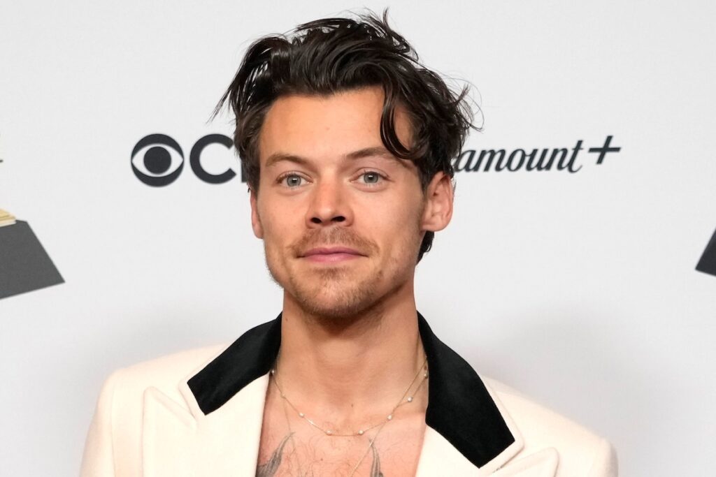 Harry Styles annuncia l'uscita del suo nuovo album il 6 marzo dopo quattro anni