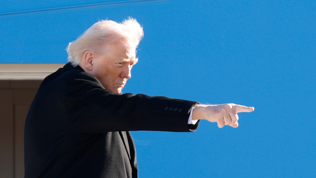 I raid chirurgici di Trump: Bannon spiega le lezioni apprese dall'Iraq e il contesto del Venezuela