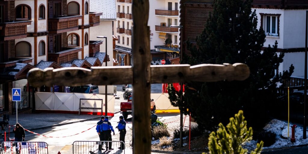 Identificazione delle vittime dell'incendio a Crans-Montana richiede giorni e coinvolge italiani