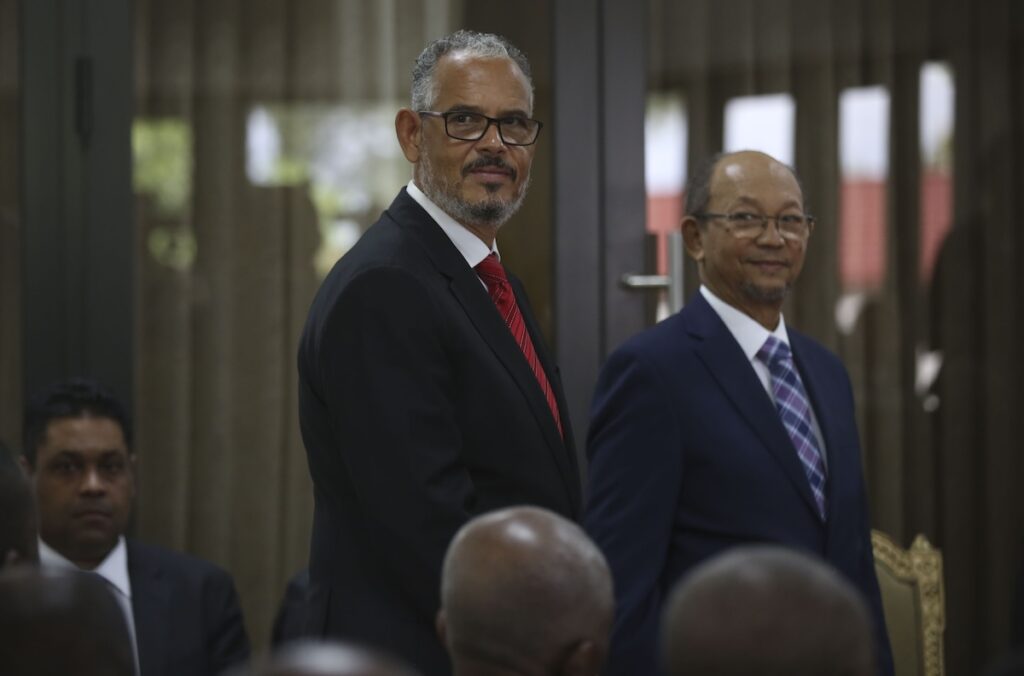 Il Consiglio presidenziale di Haiti destituisce il primo ministro, aggravando l'instabilità politica