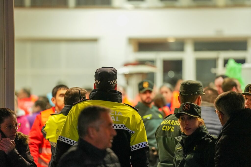 Il deragliamento di un treno ad alta velocità in Spagna provoca almeno 21 morti