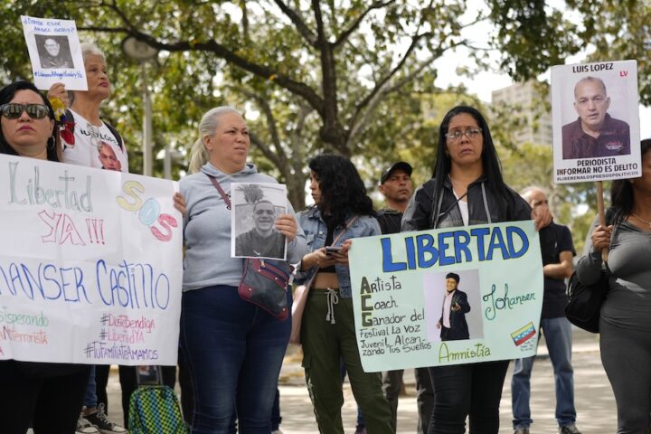 Il governo venezuelano ordina la liberazione di 87 prigionieri politici, ma solo 33 sono stati effettivamente scarcerati