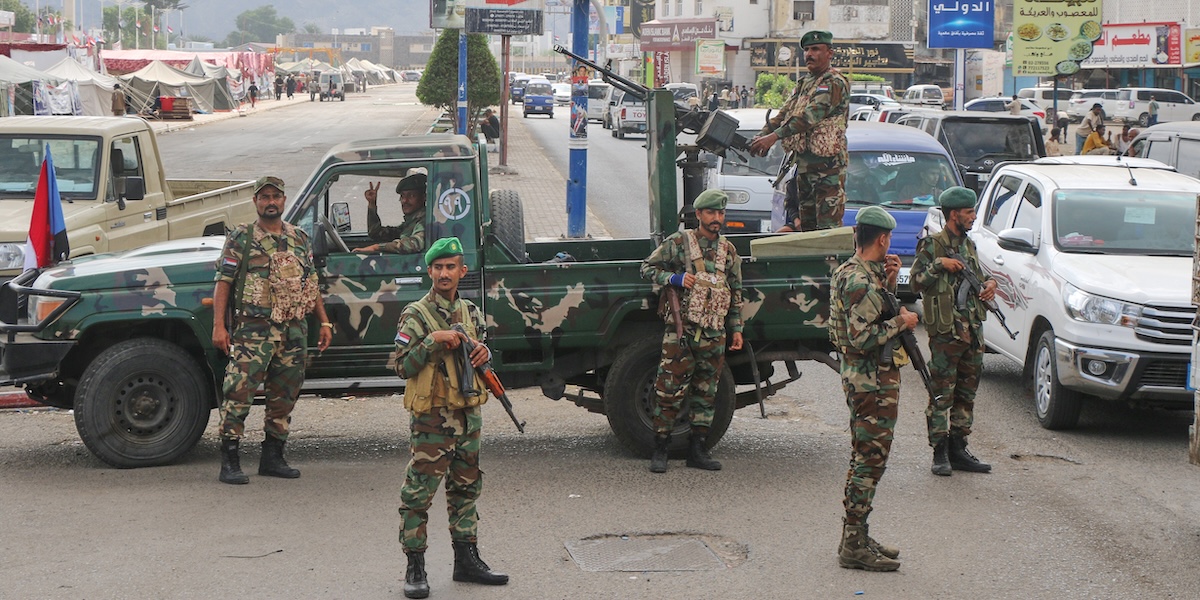 Il governo yemenita avvia un'operazione per riconquistare posizioni dell'STC con il supporto saudita