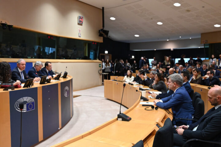 Il ministro Urso a Bruxelles incontra eurodeputati italiani e cinque commissari per discutere di industria e competitività europea