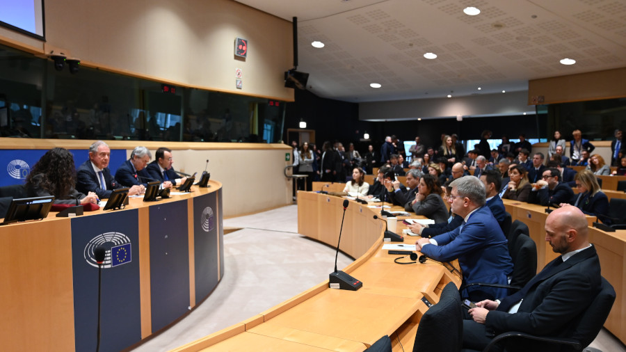 Il ministro Urso a Bruxelles incontra eurodeputati italiani e cinque commissari per discutere di industria e competitività europea