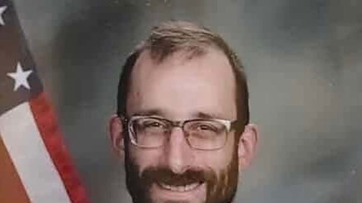 Il padre di Alex Pretti, infermiere ucciso dalla Border Patrol a Minneapolis, denuncia false affermazioni sull'accaduto