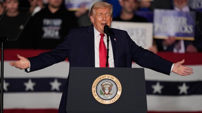 Il premier slovacco Fico definisce Trump «pericoloso» durante un incontro a Mar-a-Lago