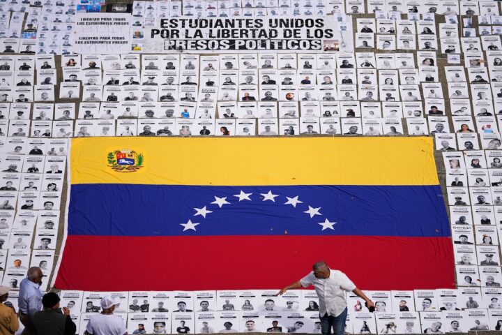 Il Venezuela libera per la prima volta prigionieri statunitensi dopo la cattura di Maduro