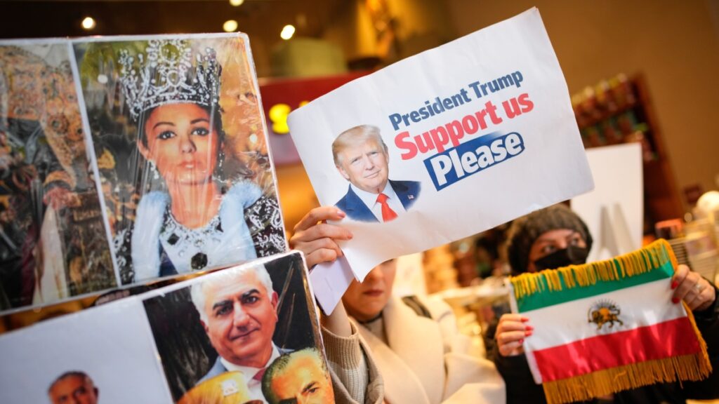 Incidente a Los Angeles durante protesta pro-Iran: camion U-Haul investe manifestante, autista arrestato