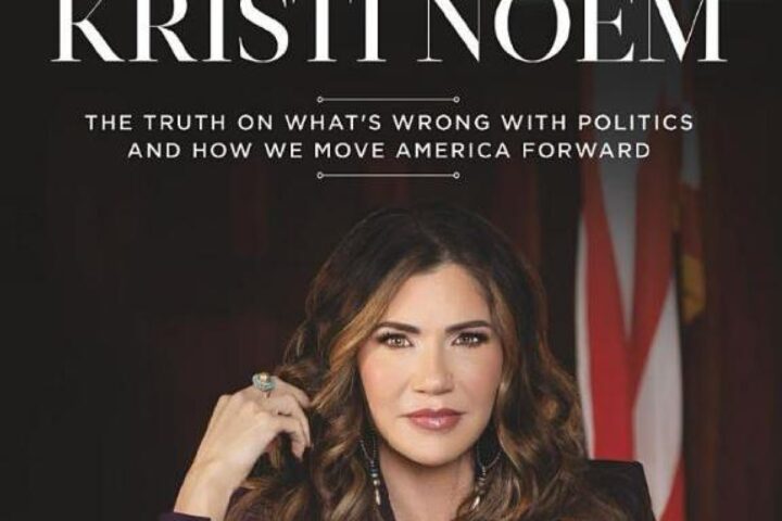 Kristi Noem, la segretaria della sicurezza nazionale Usa, nel suo memoir rivela dettagli controversi