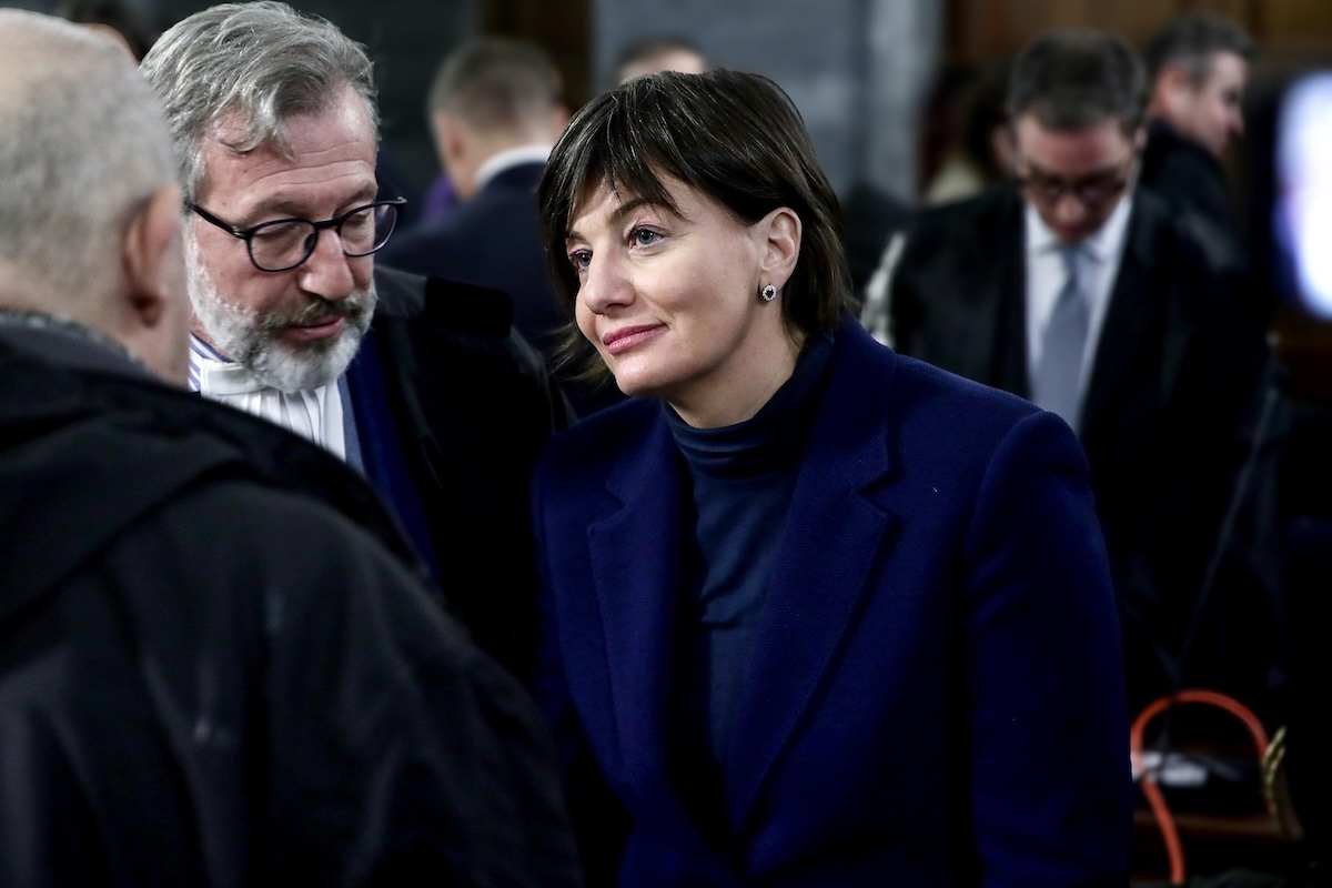 La corte d'appello assolve l'ex eurodeputata Lara Comi e conferma la condanna per truffa