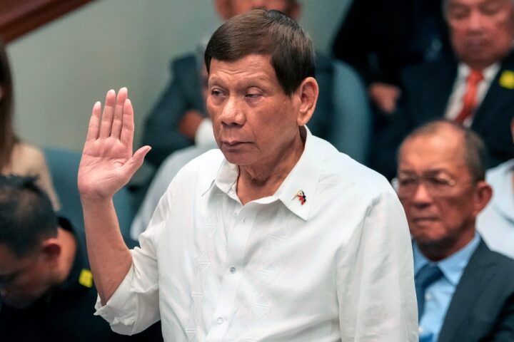 La Corte penale internazionale autorizza il processo per l'ex presidente filippino Rodrigo Duterte