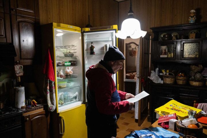 La frana di Niscemi provoca devastazione e paura: “Crolla la nostra storia”