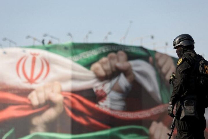 La mancanza di una portaerei e l'instabilità nella regione: ostacoli all'azione americana