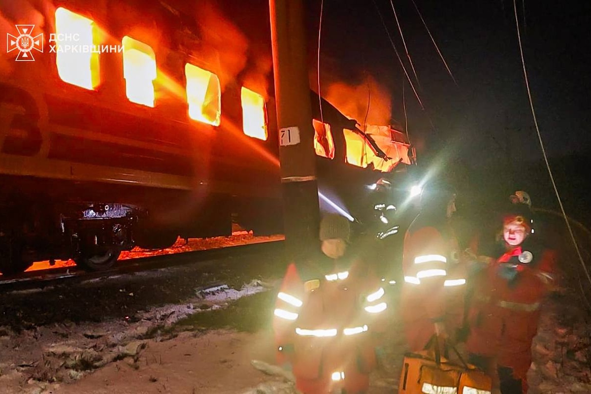 La Russia attacca un treno passeggeri a Barvinkove, in Ucraina: 5 morti e vari feriti