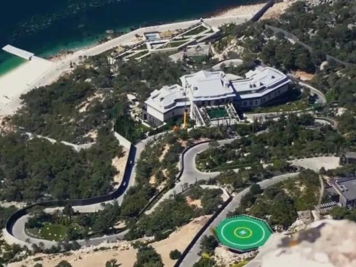 La villa da 100 milioni di euro di Putin in Crimea: rivelazioni del team di Navalny
