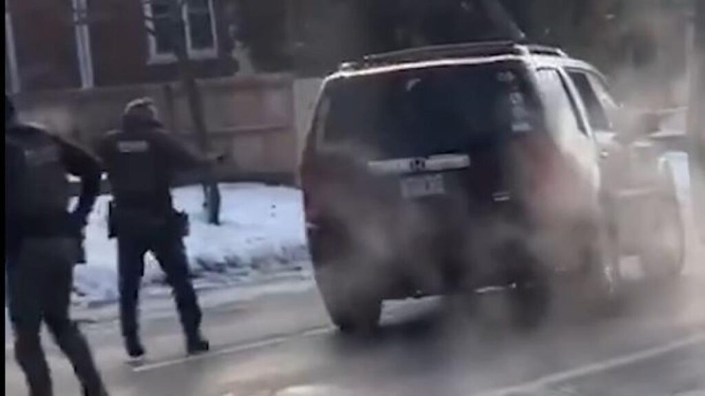 L'analisi dei video sulla morte di Renee Nicole Good a Minneapolis e le dichiarazioni di Trump