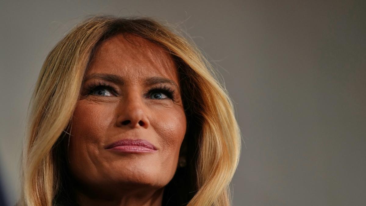 Le email di Melania Trump a Ghislaine Maxwell indicano un legame stretto tra le due