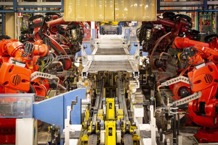 L'economia italiana cresce dello 0,7% nel 2025, sopra le stime del governo