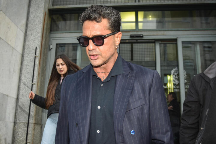 L’episodio di «Falsissimo» di Fabrizio Corona rimosso da YouTube per violazione di copyright