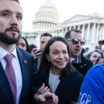 Maria Corina Machado consegna il Nobel per la Pace a Donald Trump alla Casa Bianca