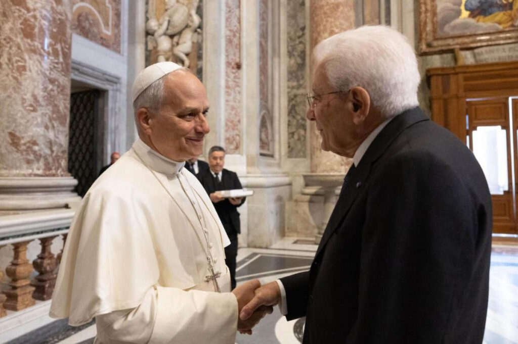 Mattarella a Papa Leone XIV: «L'Italia ripudia la guerra e sostiene la giustizia»