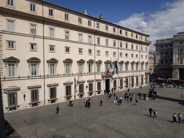 Meloni: legittimo intervento difensivo contro attacchi ibridi alla sicurezza italiana