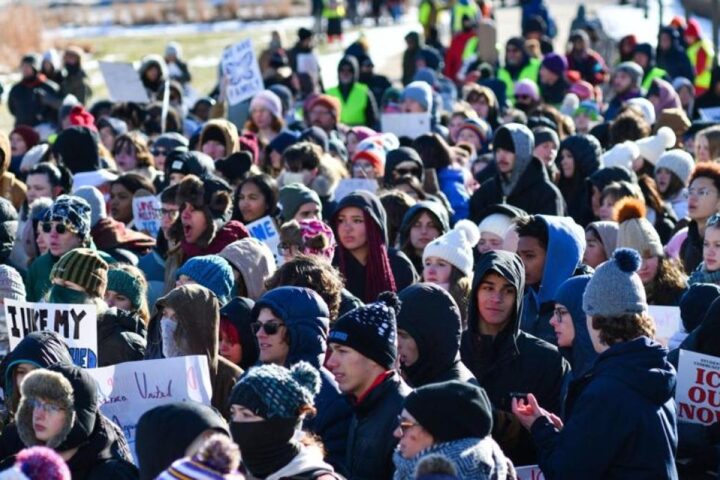 Minneapolis, un agente federale spara e ferisce un immigrato venezuelano durante gli scontri