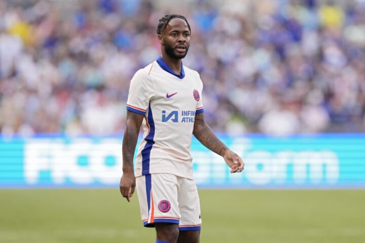 Napoli esclude un trasferimento di Raheem Sterling a fine gennaio