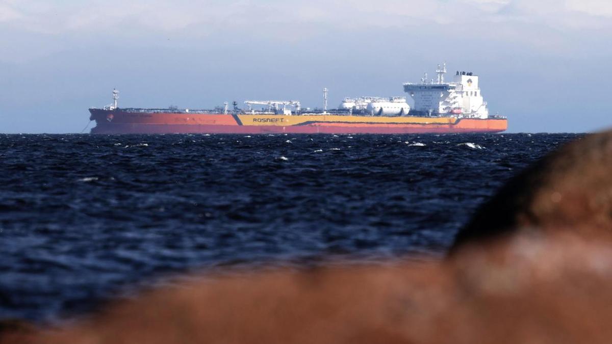 Navi fantasma nel Mediterraneo: il ruolo strategico della Marina italiana e delle sanzioni alle navi russe