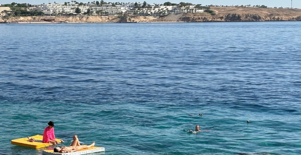 Organizzati tre voli straordinari per il ritorno di 600 italiani bloccati a Sharm El-Sheikh