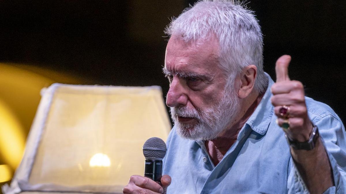 Paolo Crepet analizza la strage di Crans-Montana: "Giovani influenzati dalla tecnologia, tragedia evitabile"