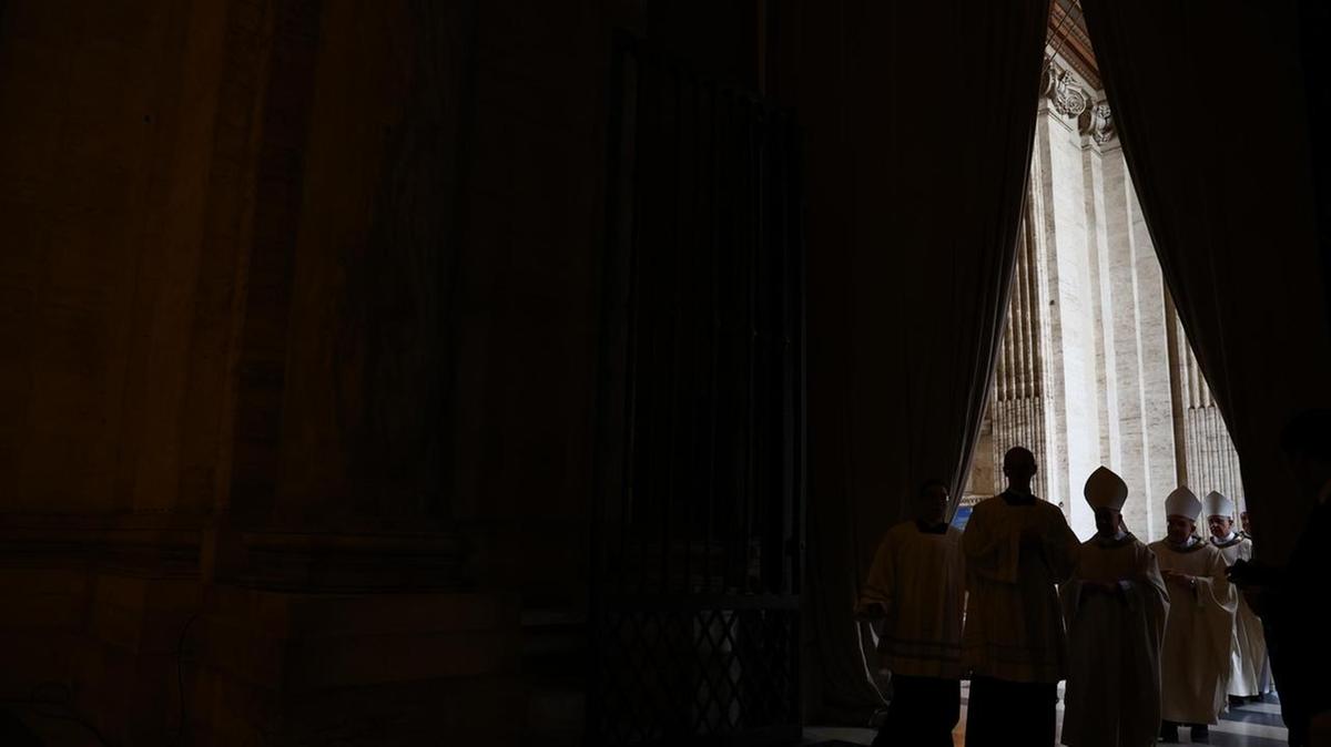 Papa Leone XIV chiude la porta santa dopo il Giubileo, 33 milioni di pellegrini a Roma