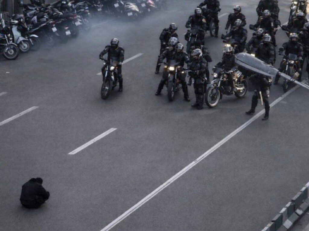 Proteste in Iran, numerosi morti e avvertimento di Trump su possibile intervento