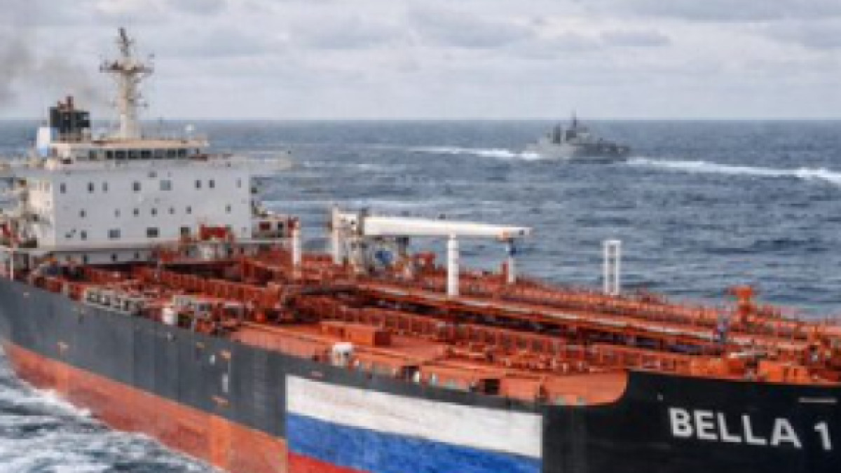 Quattordici Stati europei avvertono Mosca: bloccheremo le navi russe nel Baltico se non sono in regola