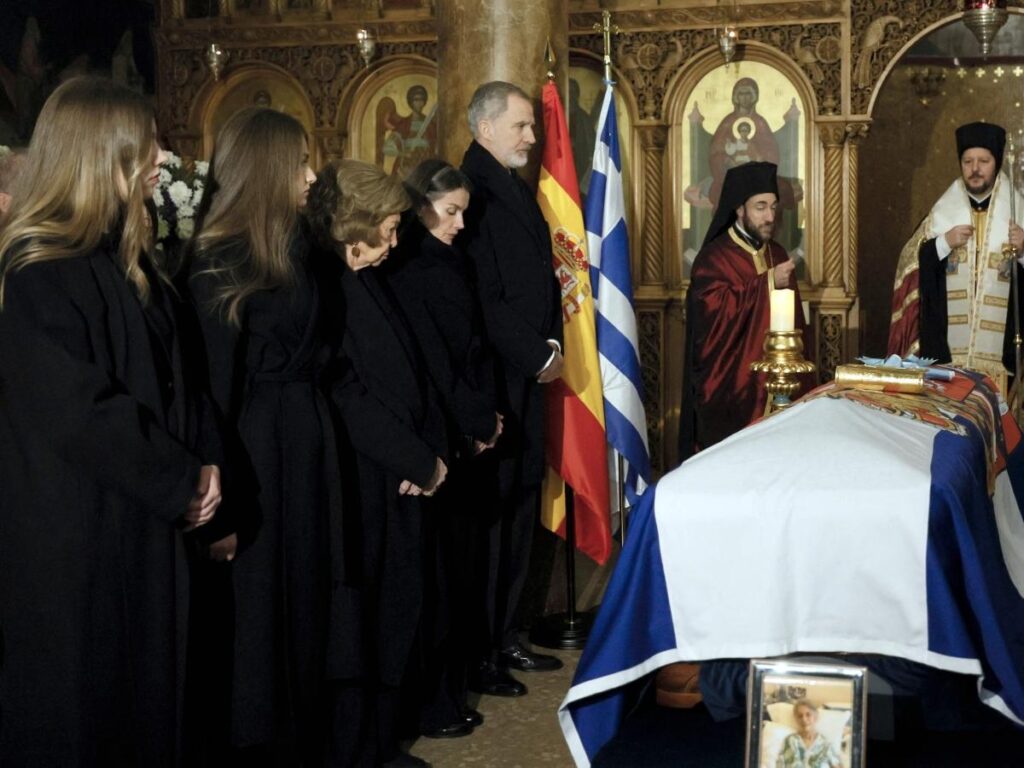 Re Felipe e la regina Letizia accompagnano la principessa Sofia alla messa d'addio per Irene di Grecia