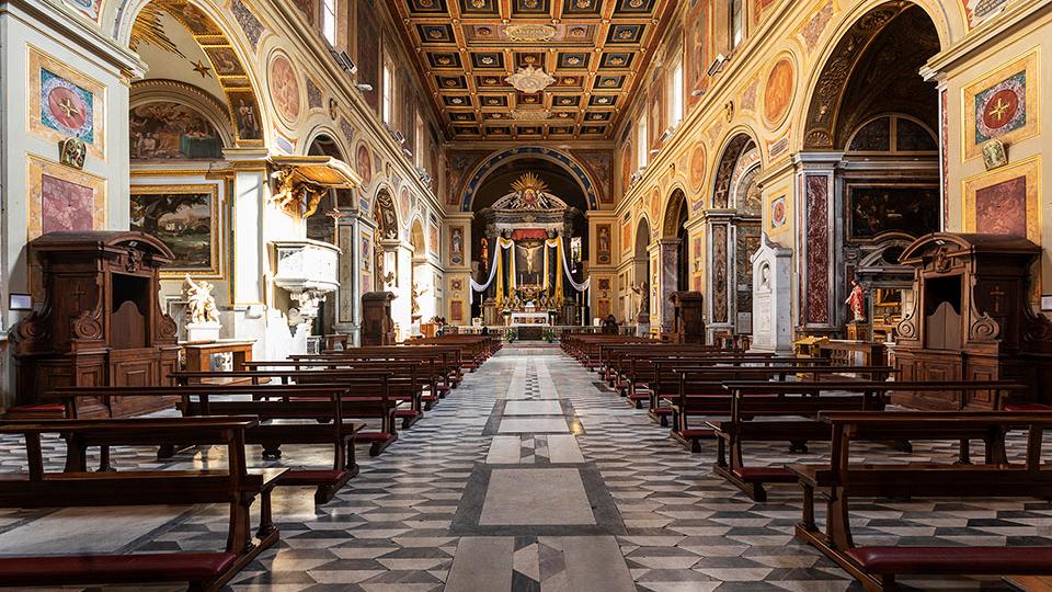 Restauro della basilica di San Lorenzo in Lucina solleva polemiche per somiglianza con Giorgia Meloni