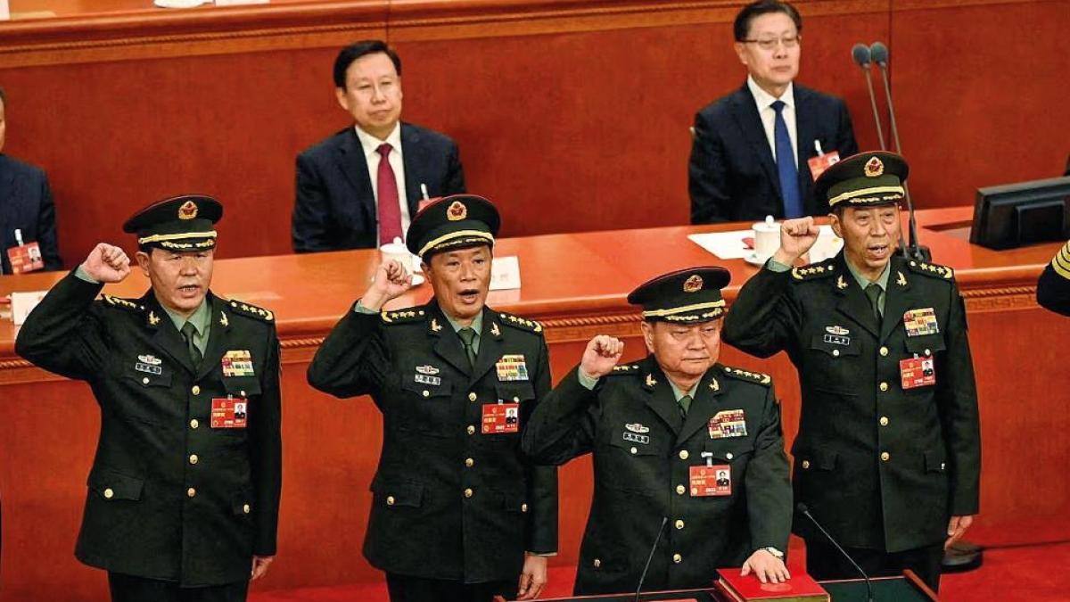 Rimosso il generale cinese Zhang Youxia, accusato di aver venduto segreti nucleari agli Stati Uniti