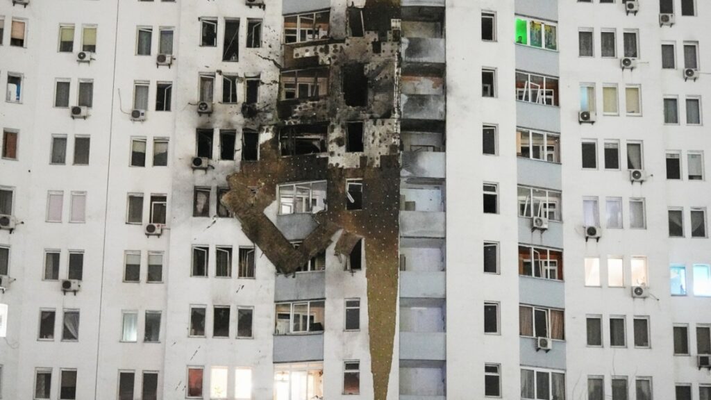 Silenzio dal Cremlino sulla tregua proposta da Trump, blogger russi esprimono scetticismo