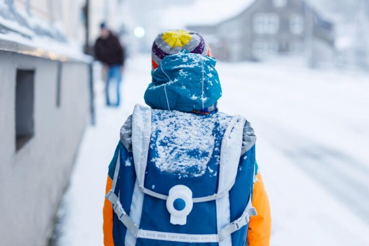 Sospeso l'autista che ha fatto scendere un bambino dal bus per mancanza di biglietto olimpico