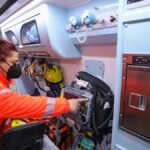 Studente accoltellato in classe da coetaneo: caos e terrore a La Spezia