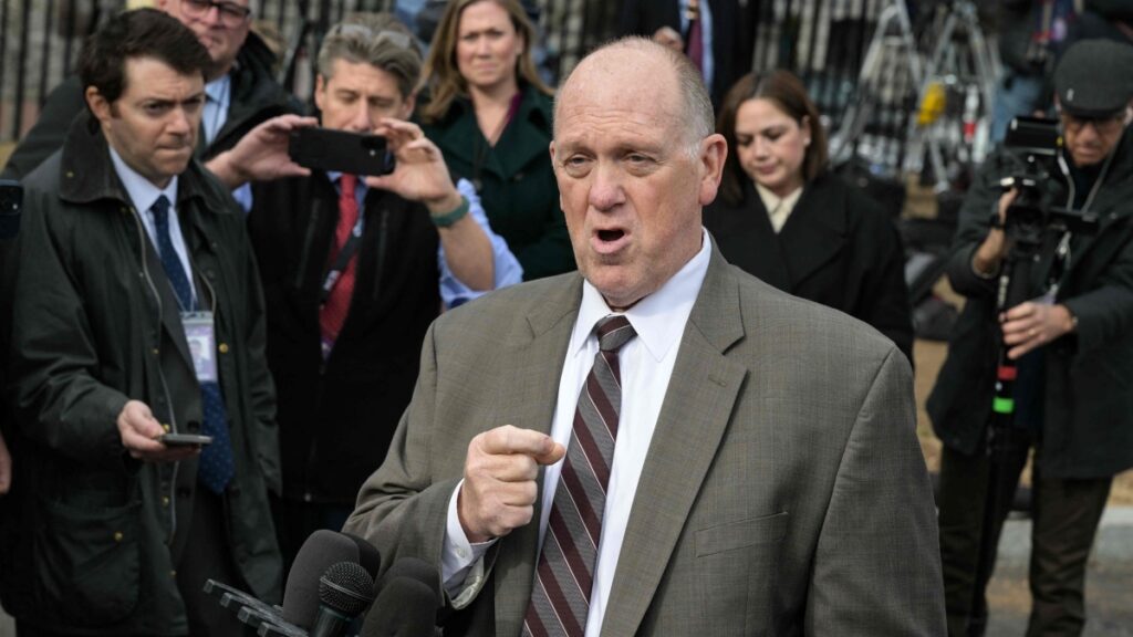 Tom Homan, nuovo «zar dei confini» in Minnesota, sostituisce Kristi Noem