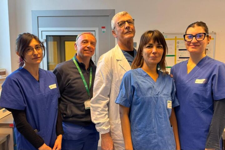 Tragedia a Crans-Montana: Valentino Giola racconta del figlio ferito e della perdita degli amici