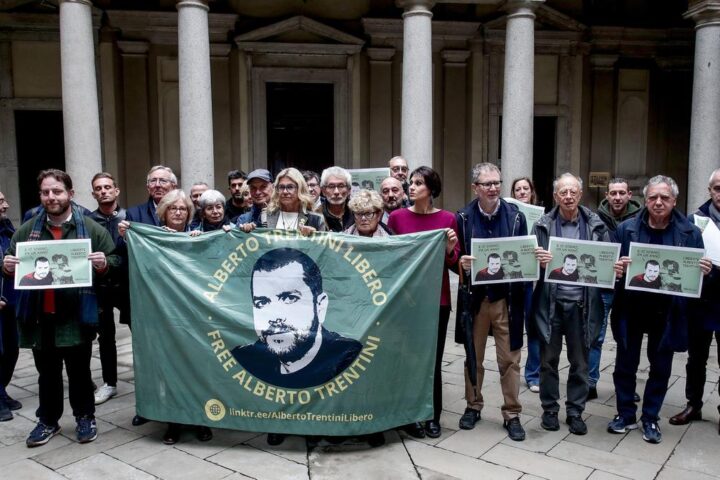 Trentini e Burlò: dalla prigionia alla libertà, lo striscione di un'emozione indimenticabile