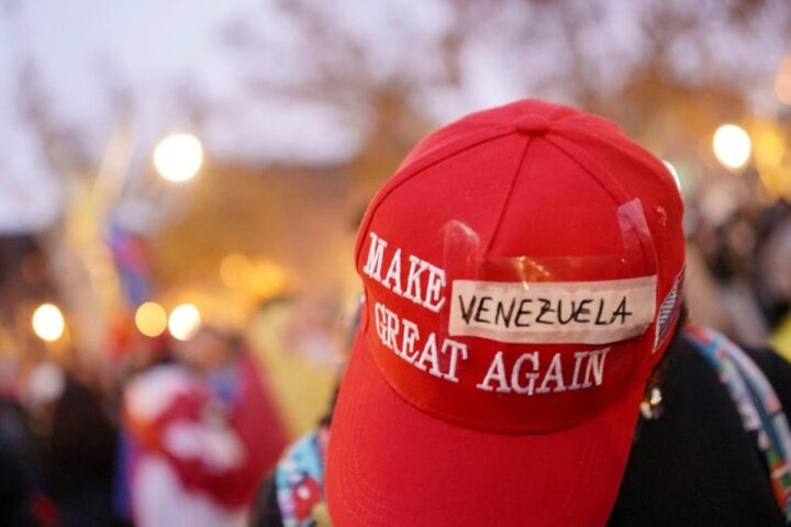 Trump e Groenlandia: l'urgenza di un territorio circondato da flotta russa e cinese