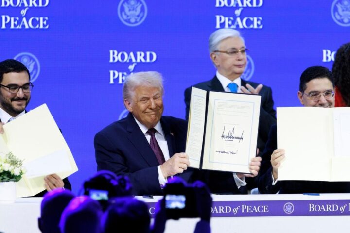 Trump lancia il board di pace per Gaza a Davos, assenti Netanyahu e Francia