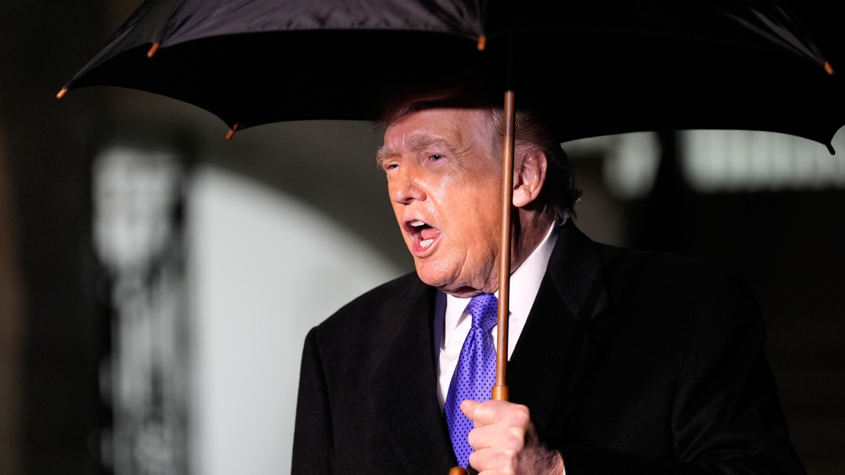 Trump minaccia l'Iran: «Pronto a intervenire se scatena la violenza»