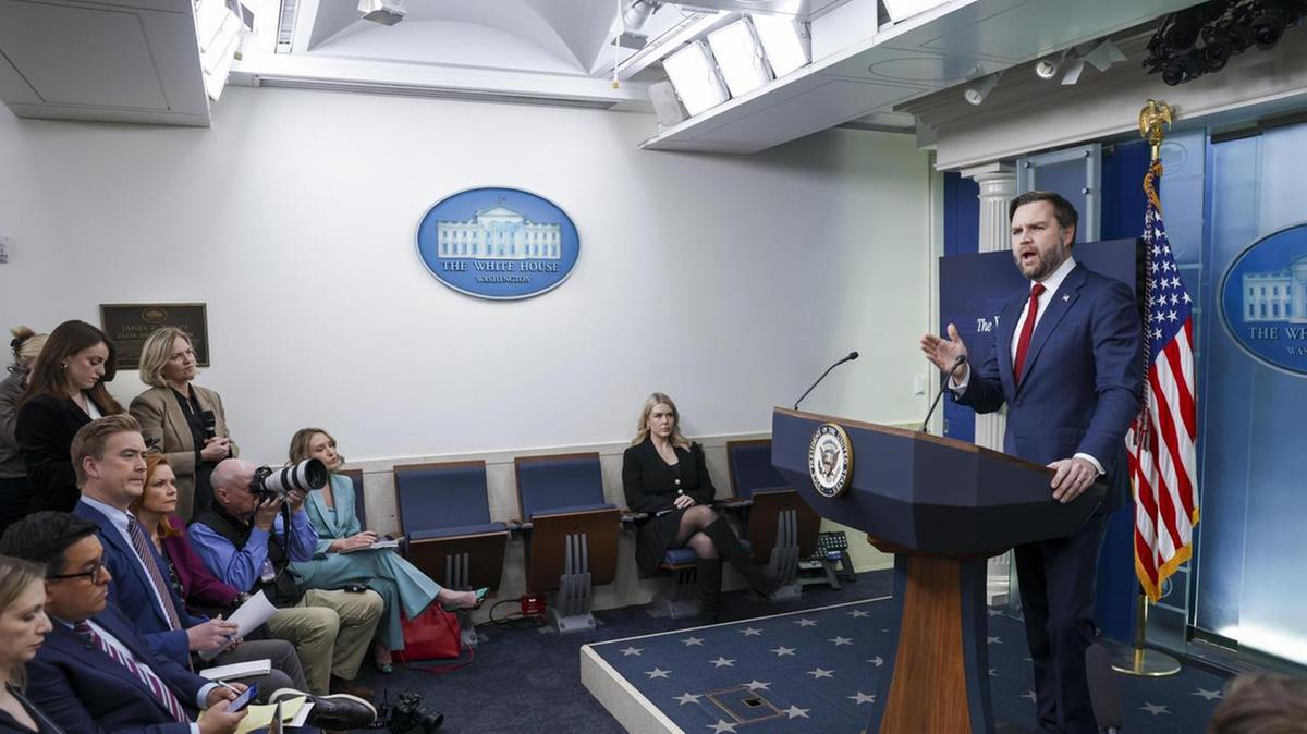 Trump propone 100mila euro per abitante della Groenlandia e sollecita l'Europa a prendere sul serio la questione