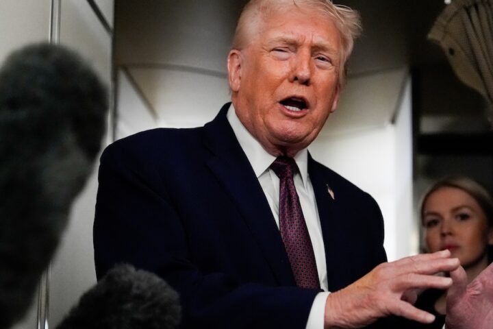 Trump riduce le opzioni di intervento militare contro l'Iran amid protests e repressione