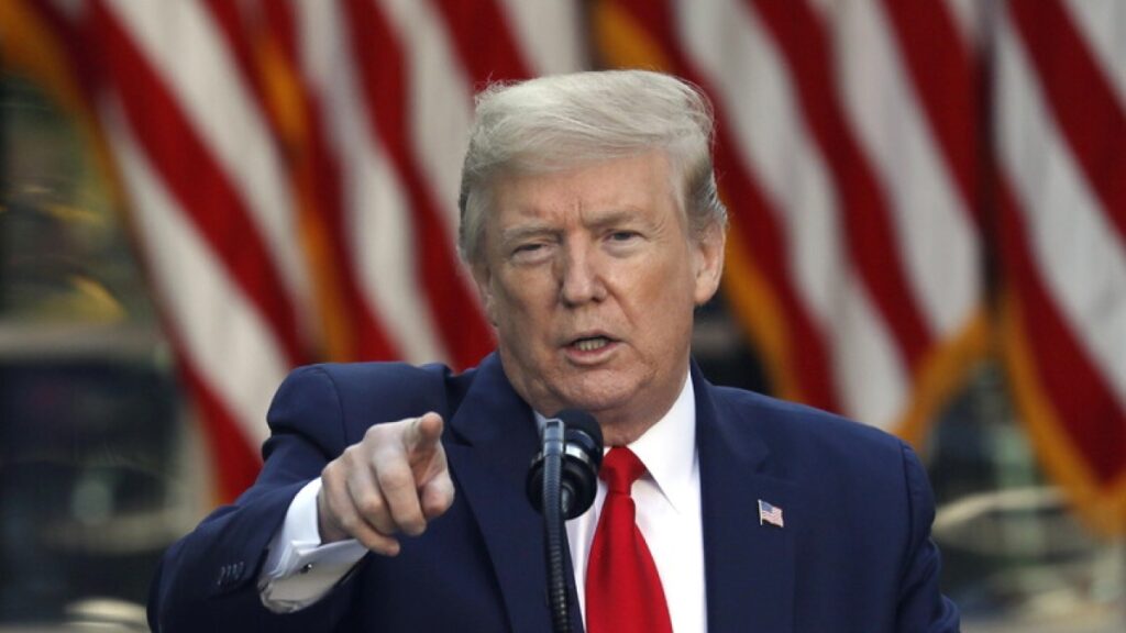 Trump rivendica il controllo del petrolio in Venezuela mentre il Senato limita i raid presidenziali